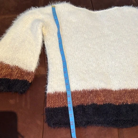 🧶Handmade Soft Luxe Color-Block Merino Wool Sweater - Picture 8 of 14